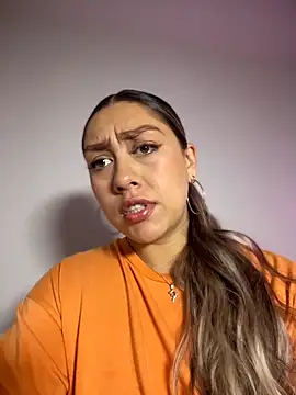 Snapshot of Im_sophiie chatting on 12-14-25, 11:09 Im sophiie online show from 12-14-25, 11:09