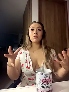 Im sophiie online show from 04-14-26, 06:52