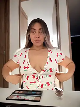 Snapshot of Im_sophiie chatting on 06-26-26, 10:47 Im sophiie online show from 06-26-26, 10:47