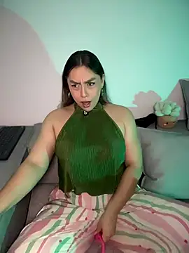 Snapshot of Im_sophiie chatting on 07-19-26, 07:23 Im sophiie online show from 07-19-26, 07:23