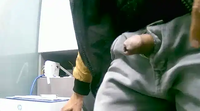 Snapshot of kavipanty chatting on 01-10-25, 11:43 kavipanty online show from 01-10-25, 11:43