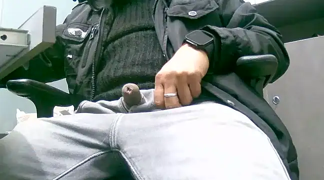 Snapshot of kavipanty chatting on 01-11-25, 11:02 kavipanty online show from 01-11-25, 11:02