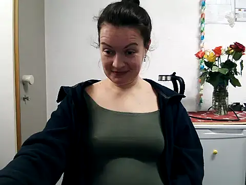 LoveNBloom online show from 12-31-24, 05:40