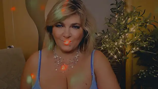 Snapshot of Malena_Mi chatting on 11-30-25, 10:25 Malena Mi online show from 11-30-25, 10:25