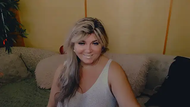 Snapshot of Malena_Mi chatting on 03-13-26, 01:29 Malena Mi online show from 03-13-26, 01:29