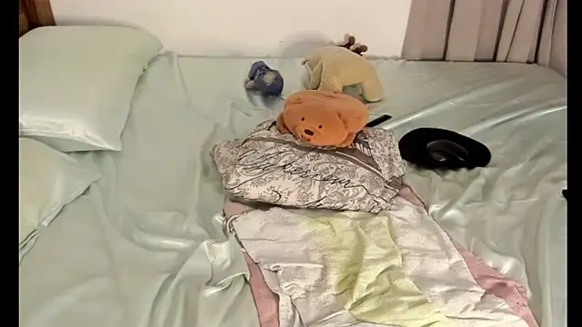  yisela  online show from 01-10-25, 04:12