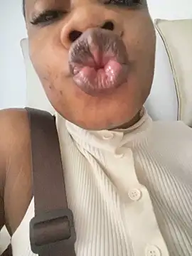  yisela  online show from 03-22-26, 09:51