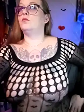 Snapshot of edgexchaos chatting on 02-17-26, 04:42 edgexchaos online show from 02-17-26, 04:42