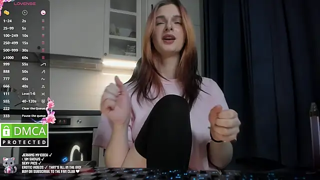 Snapshot of Lee_Loo chatting on 01-19-25, 03:32 Lee Loo online show from 01-19-25, 03:32