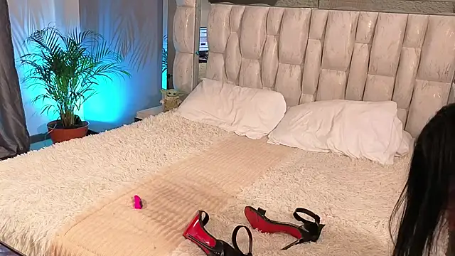 Miaparkerss  online show from 09-25-25, 11:41