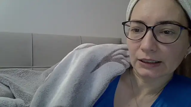 Ashleyspice online show from 12-15-25, 06:17