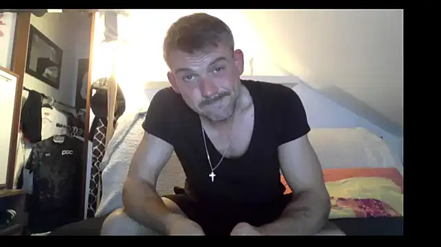 Cambitchboy online show from 04-06-26, 01:03