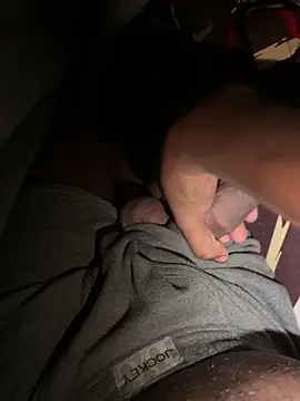 Snapshot of zeus_3241 chatting on 12-17-25, 09:10 zeus 3241 online show from 12-17-25, 09:10