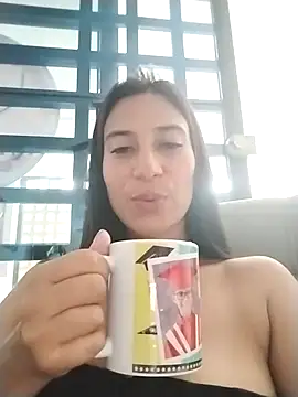 Snapshot of lady-rosse chatting on 01-03-25, 07:18 lady-rosse online show from 01-03-25, 07:18