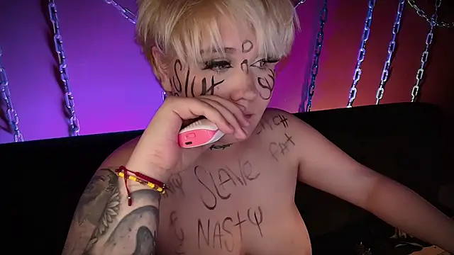 Snapshot of Laura_takint chatting on 01-13-25, 10:03 Laura takint online show from 01-13-25, 10:03