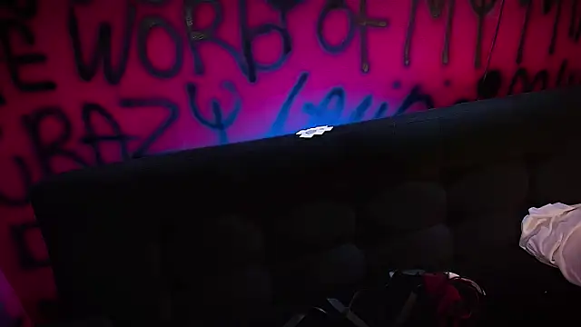 Snapshot of Laura_takint chatting on 02-04-25, 04:08 Laura takint online show from 02-04-25, 04:08