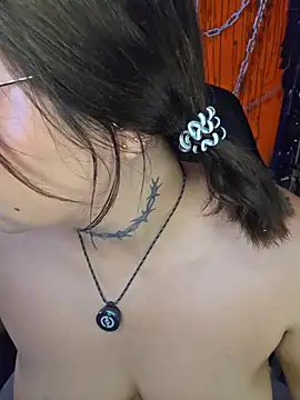 Laura takint online show from 06-22-26, 04:15