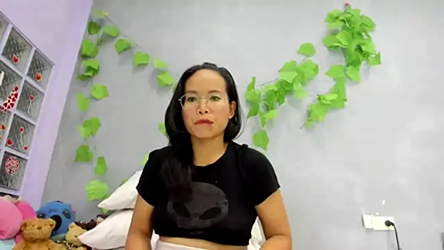 Snapshot of loveley_jenny chatting on 07-12-26, 06:37 loveley jenny online show from 07-12-26, 06:37