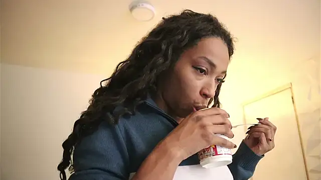 Valeriestyle online show from 10-30-25, 04:25