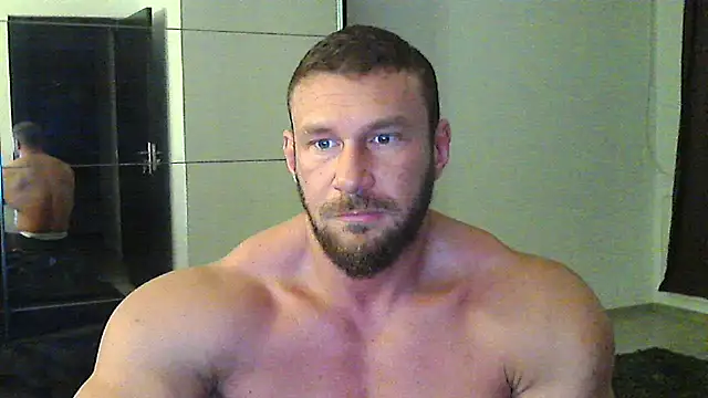 Snapshot of muscularkevin chatting on 10-28-25, 04:38 muscularkevin online show from 10-28-25, 04:38