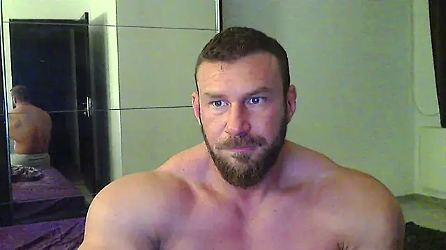 Snapshot of muscularkevin chatting on 04-27-26, 03:26 muscularkevin online show from 04-27-26, 03:26