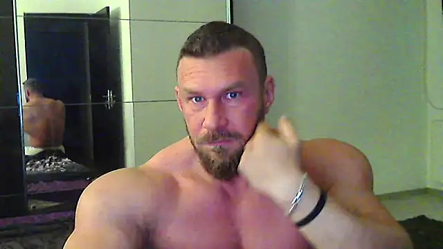 Snapshot of muscularkevin chatting on 05-04-26, 03:24 muscularkevin online show from 05-04-26, 03:24