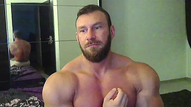 Snapshot of muscularkevin chatting on 05-18-26, 03:46 muscularkevin online show from 05-18-26, 03:46