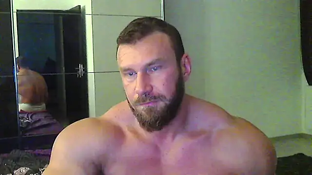 Snapshot of muscularkevin chatting on 05-18-26, 04:07 muscularkevin online show from 05-18-26, 04:07