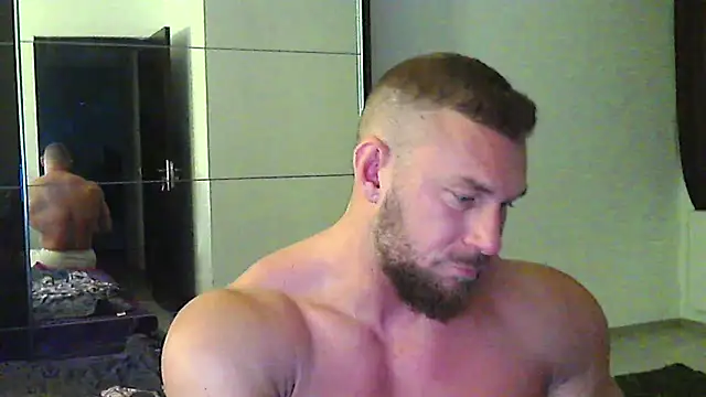 Snapshot of muscularkevin chatting on 05-19-26, 03:24 muscularkevin online show from 05-19-26, 03:24