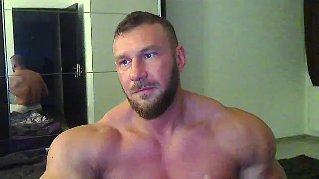 Snapshot of muscularkevin chatting on 05-20-26, 03:34 muscularkevin online show from 05-20-26, 03:34