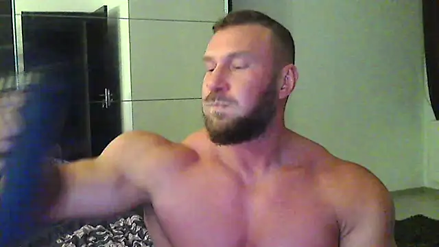 Snapshot of muscularkevin chatting on 05-21-26, 03:24 muscularkevin online show from 05-21-26, 03:24
