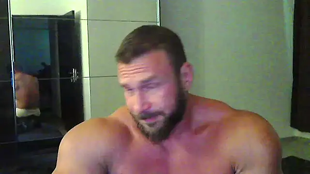 Snapshot of muscularkevin chatting on 06-01-26, 03:58 muscularkevin online show from 06-01-26, 03:58