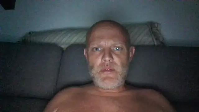 Snapshot of davigochi77bcn chatting on 10-25-25, 08:25 davigochi77bcn online show from 10-25-25, 08:25