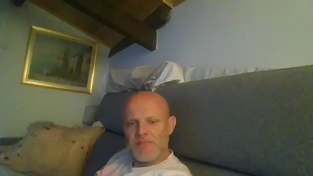 Snapshot of davigochi77bcn chatting on 11-14-25, 09:57 davigochi77bcn online show from 11-14-25, 09:57