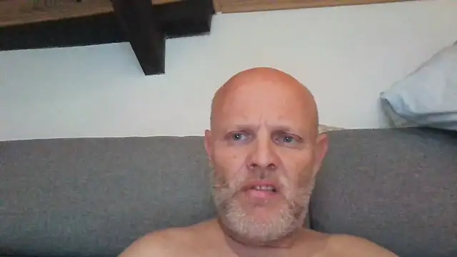 Snapshot of davigochi77bcn chatting on 11-26-25, 11:17 davigochi77bcn online show from 11-26-25, 11:17