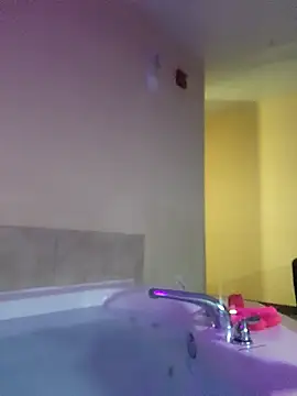 Hotredheadandtoungelasher online show from 10-21-25, 10:38