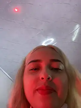 Snapshot of Irisweet_ chatting on 12-31-24, 01:36 Irisweet online show from 12-31-24, 01:36