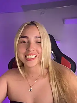 Snapshot of Irisweet_ chatting on 01-21-25, 11:34 Irisweet online show from 01-21-25, 11:34