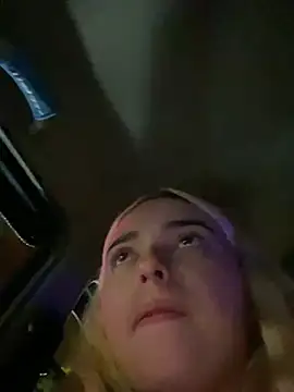 Snapshot of Irisweet_ chatting on 02-02-25, 05:42 Irisweet online show from 02-02-25, 05:42