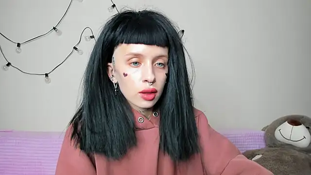 Snapshot of FlowerOfSin2001 chatting on 10-07-25, 03:53 FlowerOfSin2001 online show from 10-07-25, 03:53