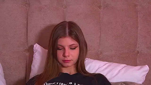 Snapshot of AudreyBarlow chatting on 02-01-25, 03:07 AudreyBarlow online show from 02-01-25, 03:07