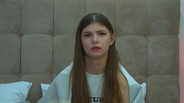 Snapshot of AudreyBarlow chatting on 02-08-25, 11:12 AudreyBarlow online show from 02-08-25, 11:12