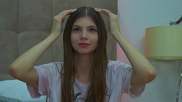 Snapshot of AudreyBarlow chatting on 02-08-25, 02:38 AudreyBarlow online show from 02-08-25, 02:38