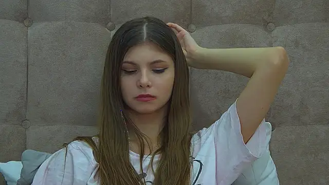 Snapshot of AudreyBarlow chatting on 02-08-25, 05:39 AudreyBarlow online show from 02-08-25, 05:39