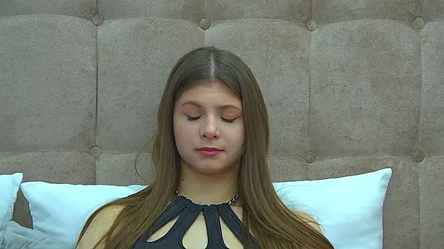 Snapshot of AudreyBarlow chatting on 02-11-25, 12:37 AudreyBarlow online show from 02-11-25, 12:37