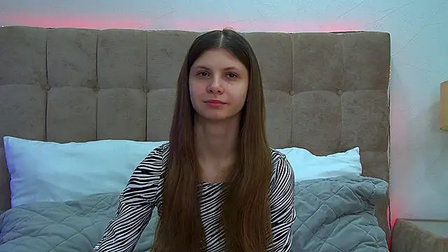 Snapshot of AudreyBarlow chatting on 02-19-25, 06:22 AudreyBarlow online show from 02-19-25, 06:22