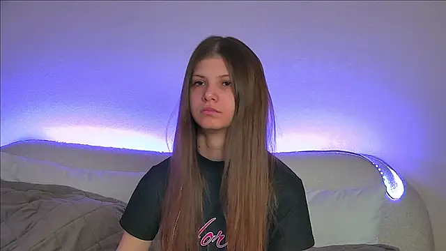 Snapshot of AudreyBarlow chatting on 03-18-25, 06:25 AudreyBarlow online show from 03-18-25, 06:25