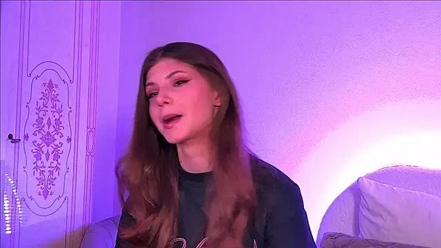 Snapshot of AudreyBarlow chatting on 03-18-25, 09:31 AudreyBarlow online show from 03-18-25, 09:31