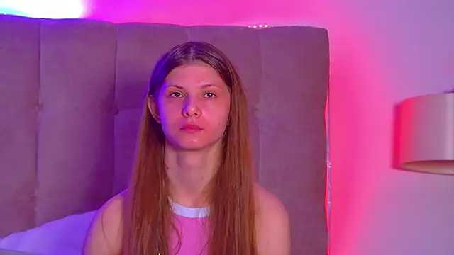 Snapshot of AudreyBarlow chatting on 03-19-25, 06:35 AudreyBarlow online show from 03-19-25, 06:35