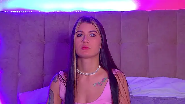 Snapshot of RachelSimpson chatting on 03-18-25, 06:26 RachelSimpson online show from 03-18-25, 06:26